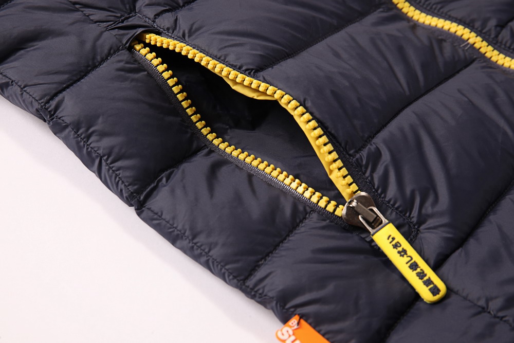 HT-EQ-MJ226-1款羽絨馬甲細節(jié)展示 HT-EQ-MJ226-1款羽絨馬甲細節(jié)展示