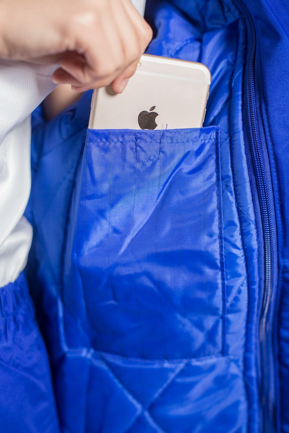 冬季棉服防靜電細(xì)節(jié)展示 冬季棉服防靜電細(xì)節(jié)展示