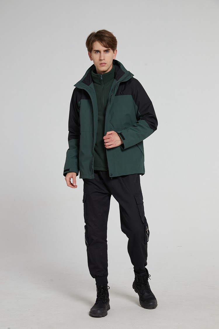 時尚沖鋒衣模特上身效果圖