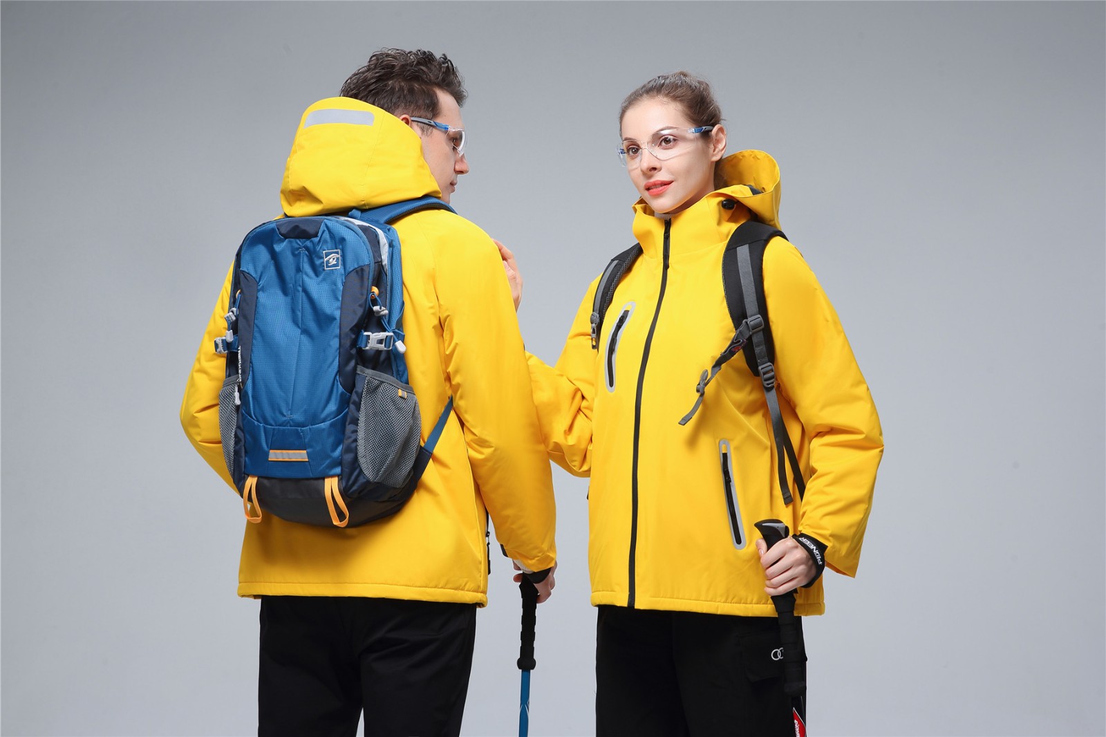 沖鋒衣模特上身效果圖 沖鋒衣模特上身效果圖